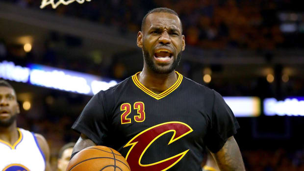 NBA Investigated Whether LeBron James Owns Share of Agency - IMAGE